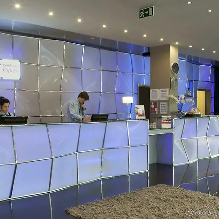 Express Lisbon Alfragide By Ihg Szálloda 3*